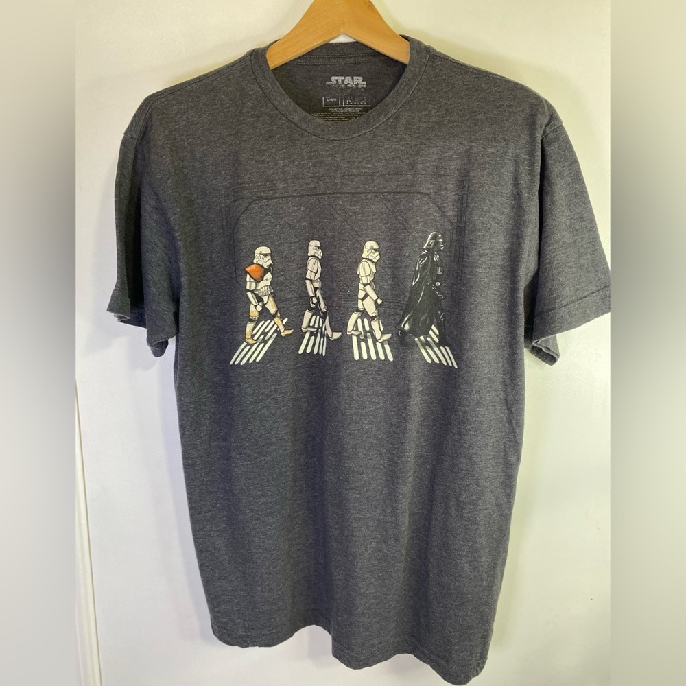 Star Wars Men’s T-Shirt Size L Dark Gray Darth Vader Short Sleeves Graphic Tee